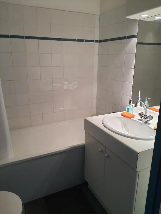 Studio au calme dans résidence Gauguin pour location courte durée et étudiants Gières Appartement